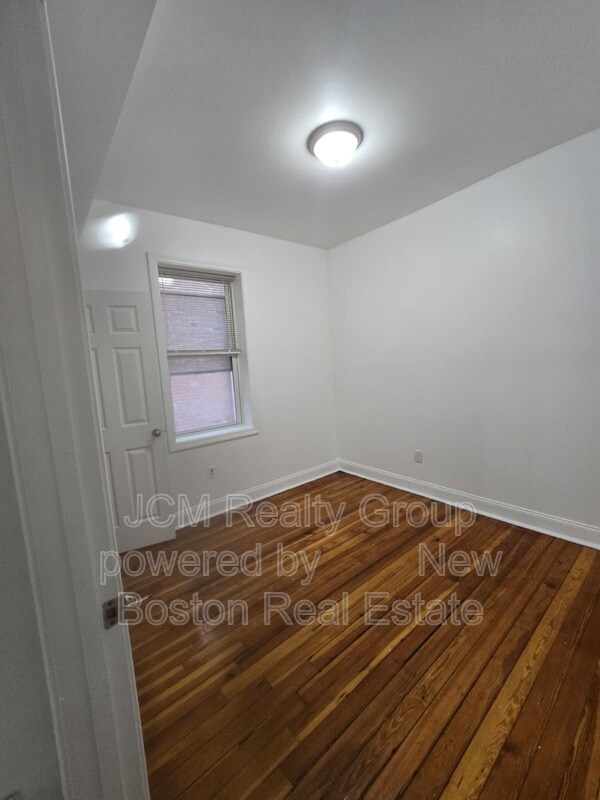 Building Photo - 138 Chestnut St