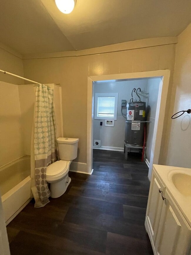 Building Photo - Great 4/2 property with recent updates!