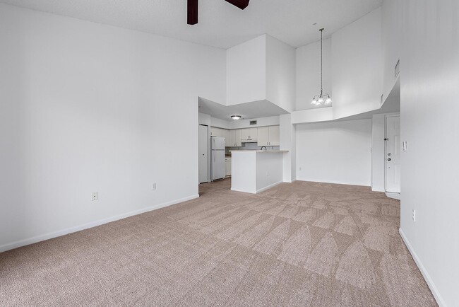 Building Photo - 7912 Sonoma Springs Cir