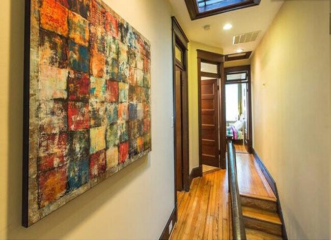 Building Photo - 1308 Potomac Ave SE