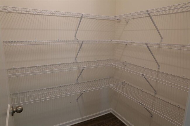 Building Photo - 121 Pointe Pl