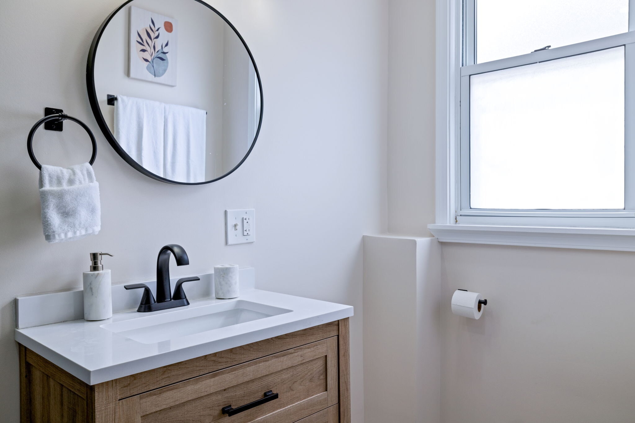 Toilet - 845 Chislett St