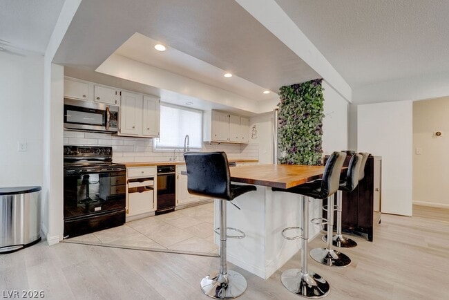 Building Photo - 1489 Santa Anita Dr