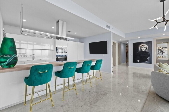 Building Photo - 1000 Brickell Plaza