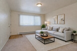 Building Photo - The Club at Eagle Point