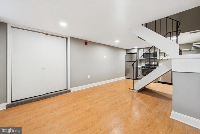 Building Photo - 2034 Mt Vernon St