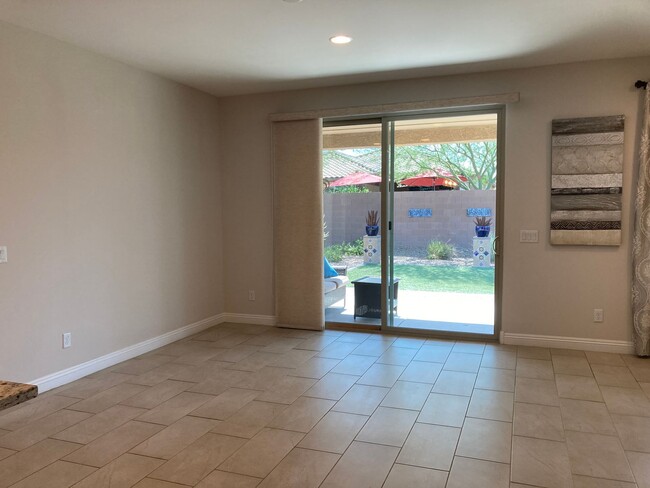 Building Photo - Dove Mountain Del Webb Beauty!
