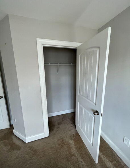 Building Photo - 6812 Hawser Ln