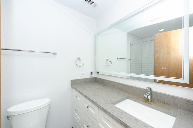 Building Photo - 3630 N Kimball Ave