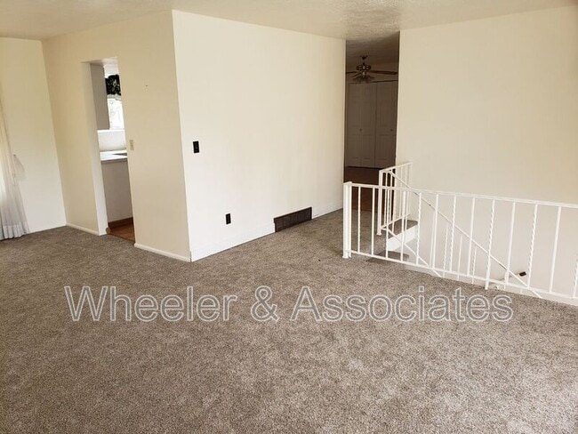 Building Photo - 137 E 5250 S