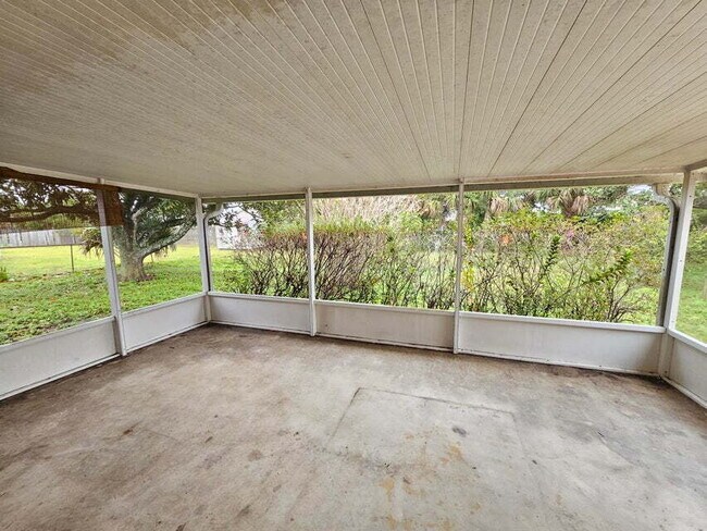 Building Photo - 6527 Pleasant Ave