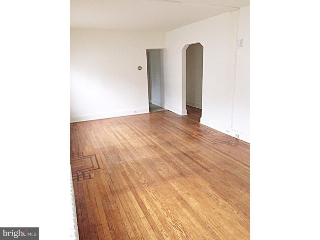 Building Photo - 721 Mayflower Ave