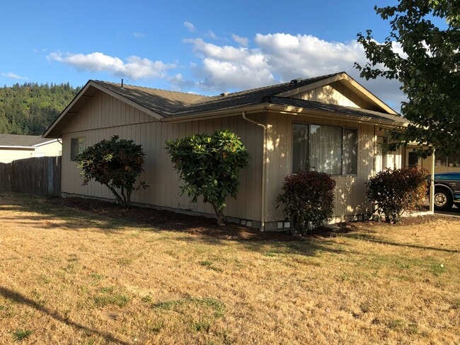 Building Photo - David Drive Duplex
