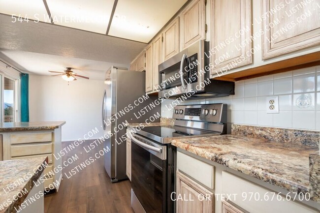 Building Photo - 544 S Watermelon Dr