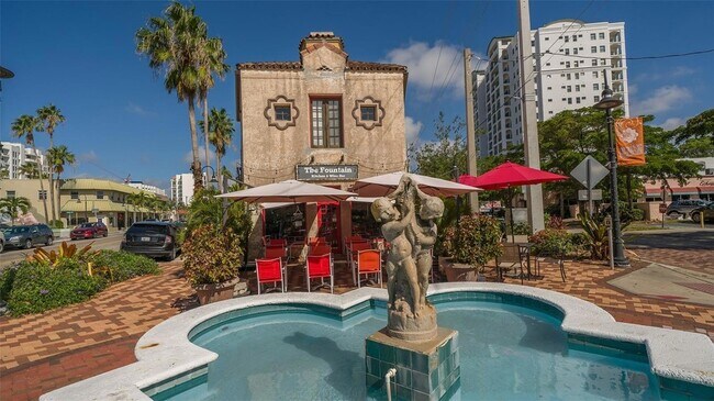 Building Photo - 635 S Orange Ave