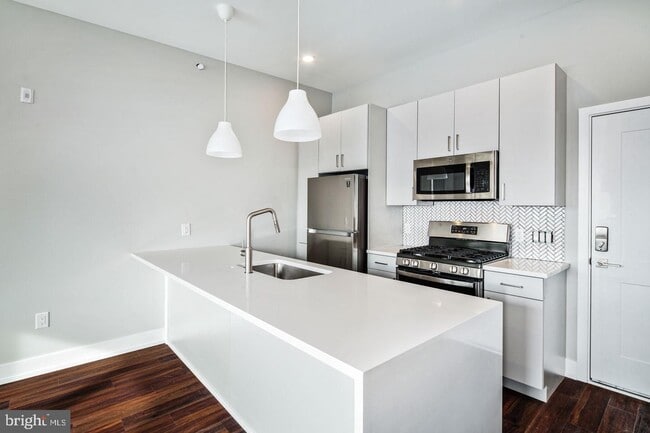 Building Photo - 1527 Ridge Ave
