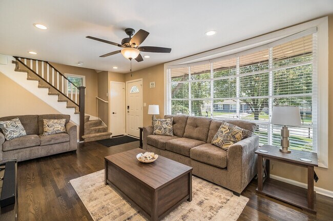 Primary Photo - 16 W Edward St