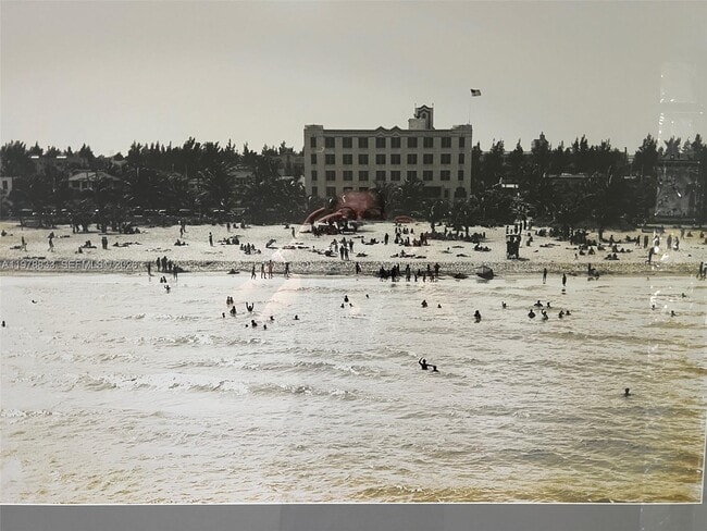 Building Photo - 1390 Ocean Dr