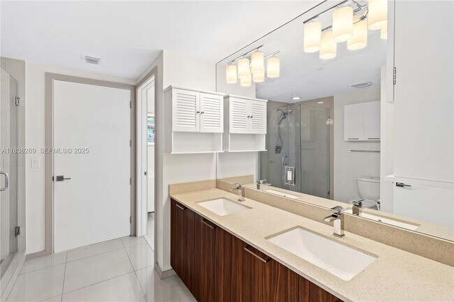 Building Photo - 5300 Paseo Blvd