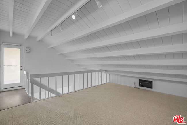 Building Photo - 1 Ironsides St