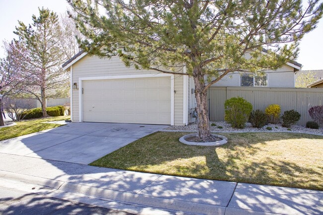 Building Photo - 55+ gated community of Miners Village in Double Diamond.
