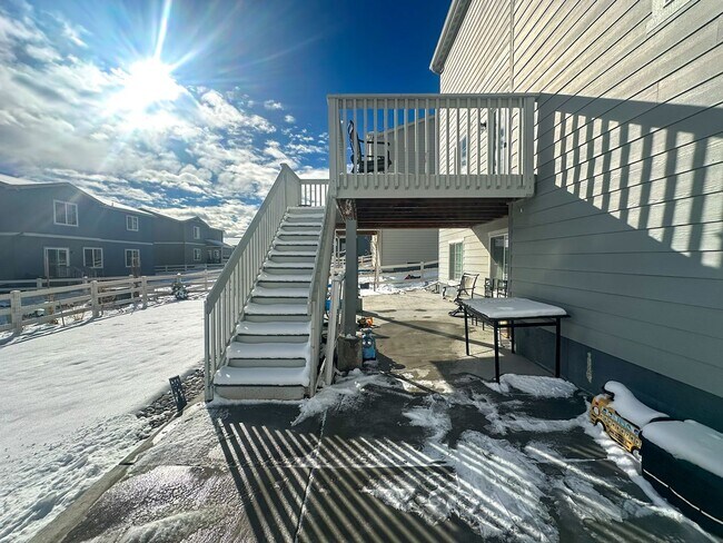 Building Photo - Grand 6bd 4ba Crystal Valley home with an in-law suite!!!