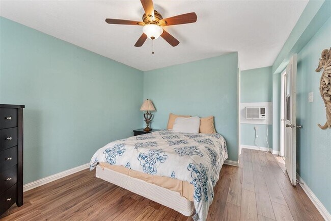 Building Photo - 21812 Frio Dr