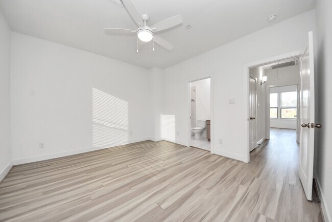 Building Photo - 18716 Centro Main St