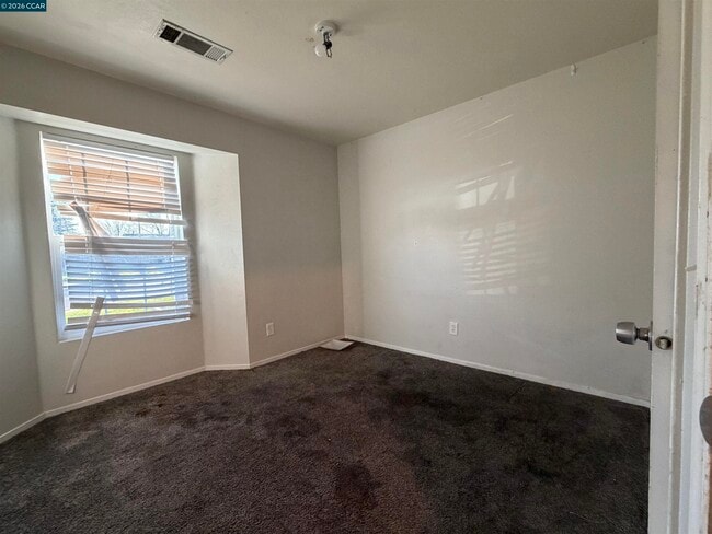 Building Photo - 2406 White Birch Dr