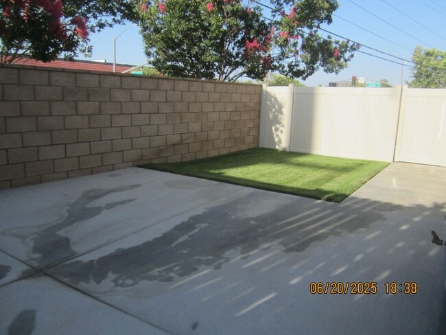Building Photo - BRAND NEW HOME
