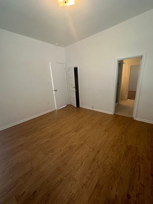 Building Photo - 155 3rd St