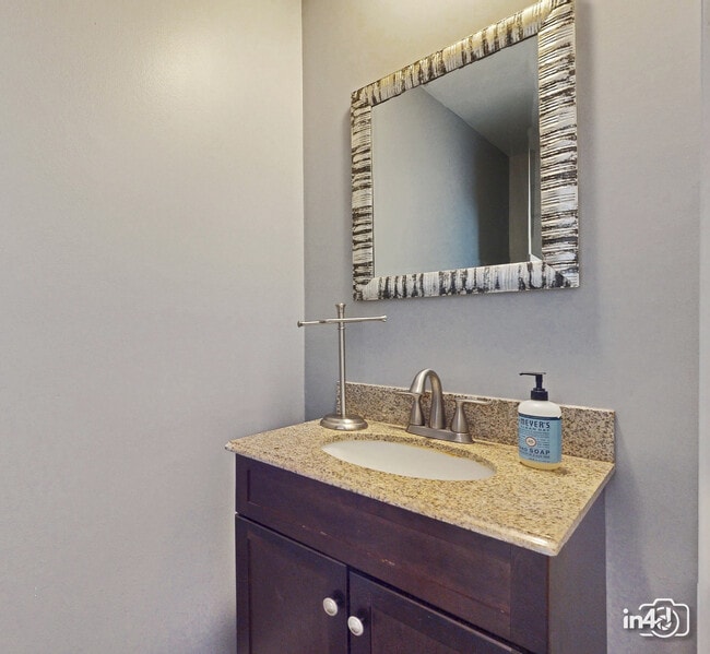 Building Photo - 239 Capitol Dr