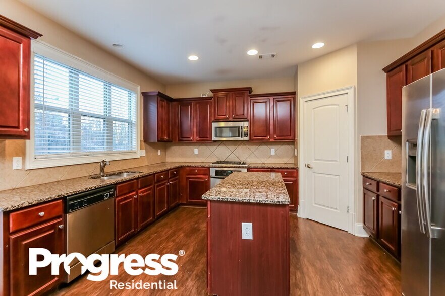 Building Photo - 1393 Sparkling Cove Dr