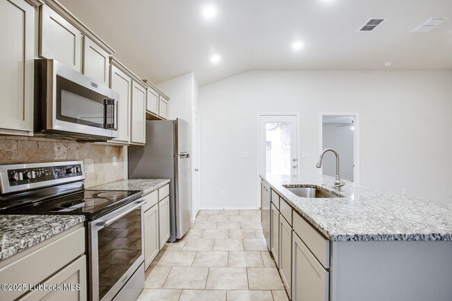 Building Photo - 2117 140th St