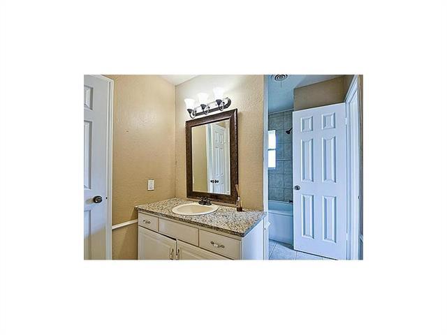 Building Photo - 14406 Tanglewood Dr