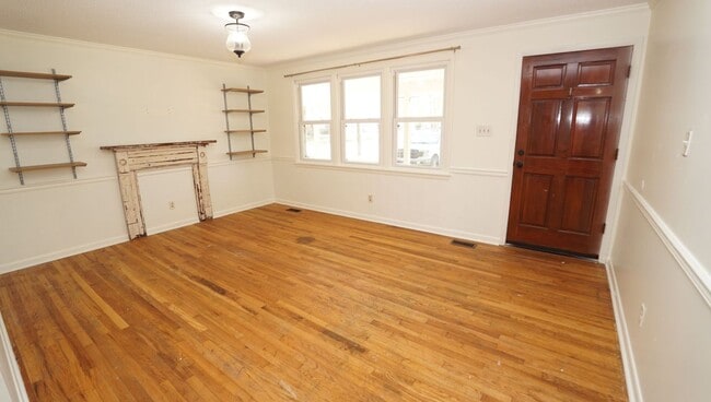 Building Photo - 1008 Hendricks Ave