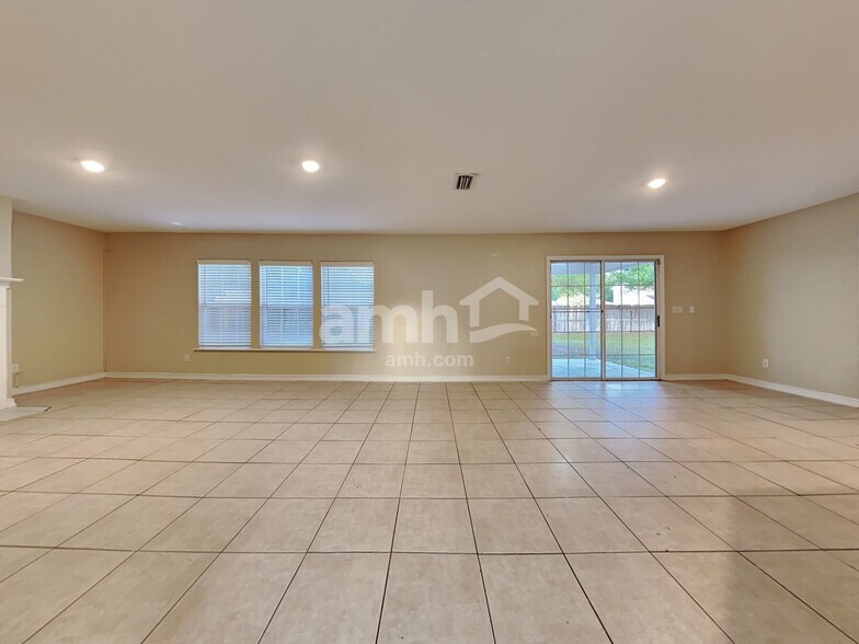 Building Photo - 9684 Hazel Lake Dr