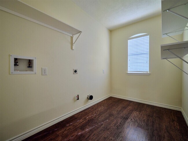 Building Photo - 7626 Painton Ln