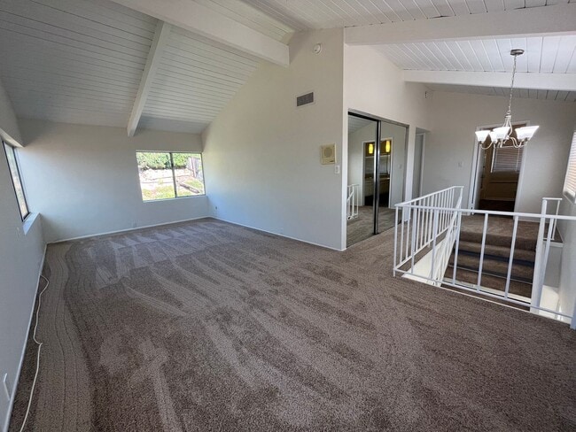 Building Photo - 4 Bed 3 Bath in Del Cerro