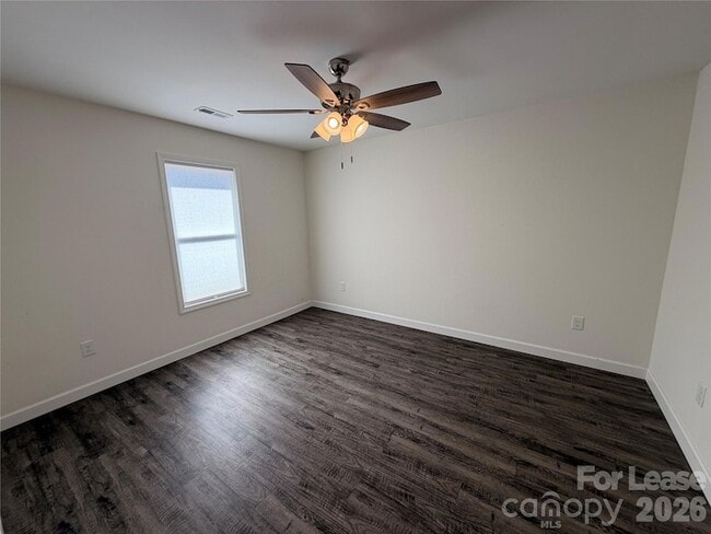 Building Photo - 4013 Eugene Dr