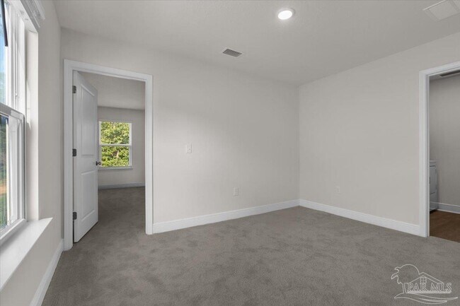 Building Photo - 1116 Coniferous Ave
