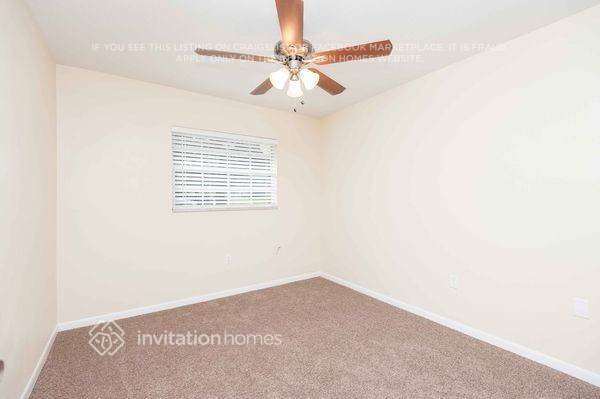 Building Photo - 984 Oak Dr