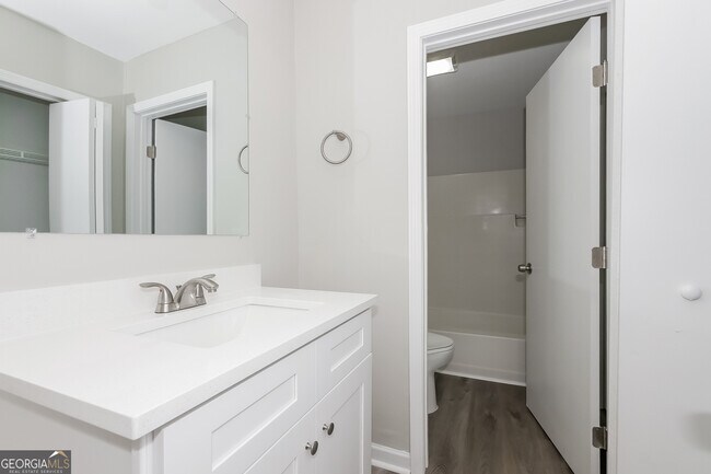 Building Photo - 2242 Marion Ln