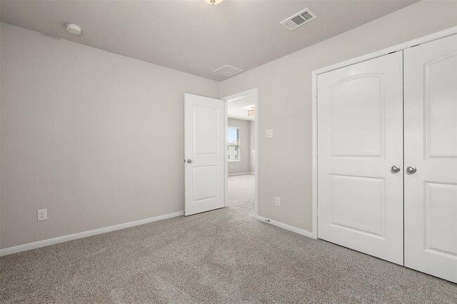 Building Photo - 7325 Hinsdale Dr