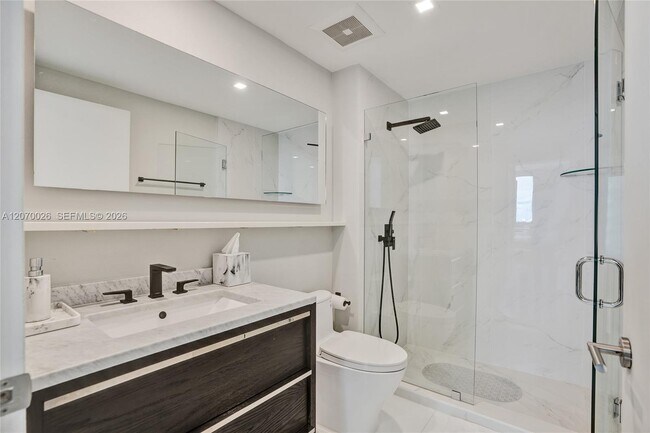 Building Photo - 17875 Collins Ave