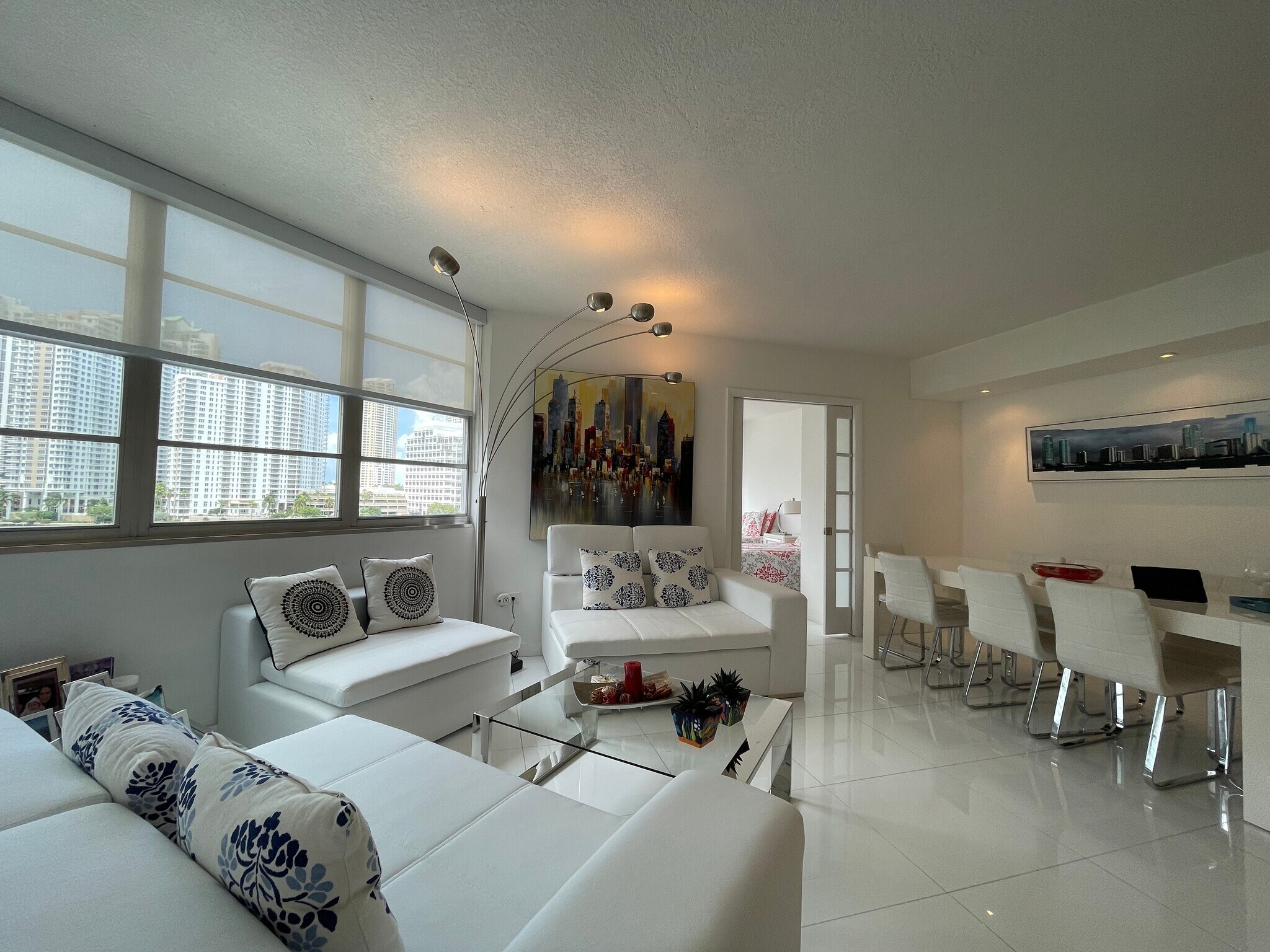 Building Photo - 801 Brickell Bay Dr