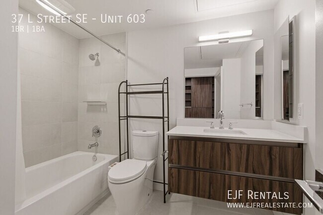 Building Photo - 37 L St SE