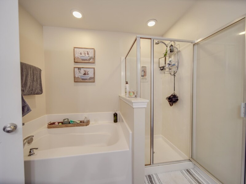 Building Photo - 5657 Tipperlinn Way