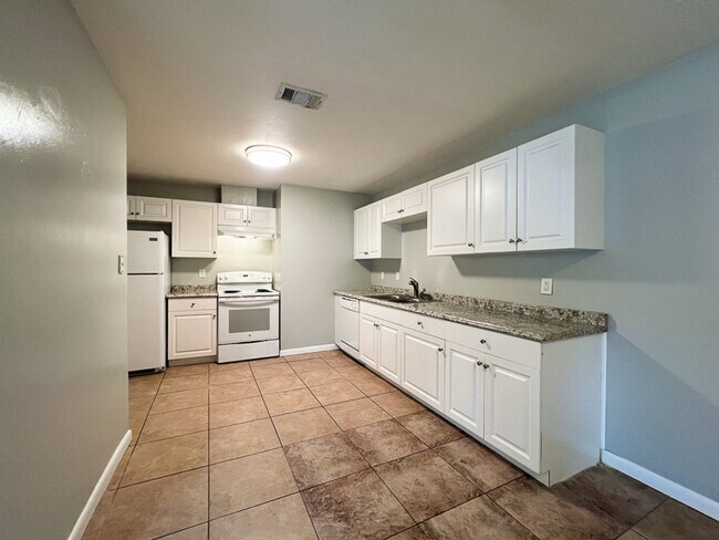 Building Photo - 2292 - Sugarfoot Oaks