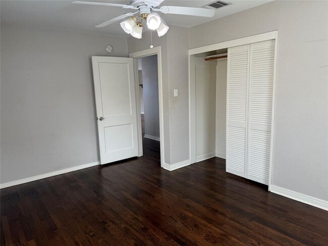 Building Photo - 6017 Sheridan Ave